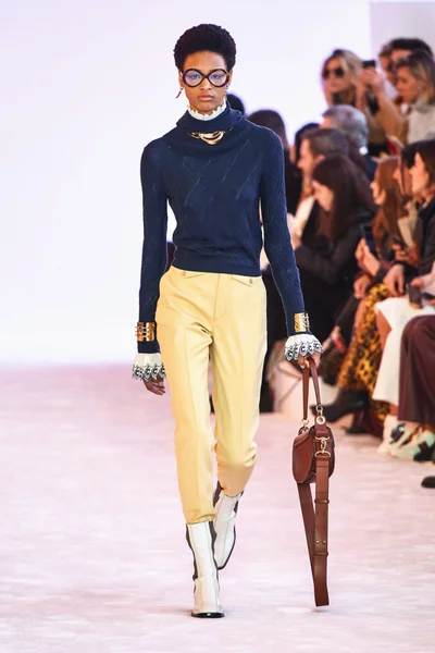 Look 39